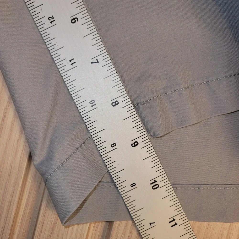 IZOD Advantage Performance Hybrid Shorts Mens 34 Grey Stretch Golf Casual 9.5in